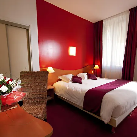 ホテル Le Clocher De Rodez Centre Gare 3*