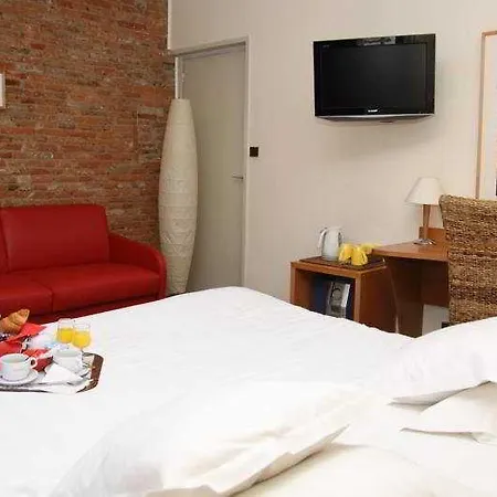 Le Clocher De Rodez Centre Gare Otel