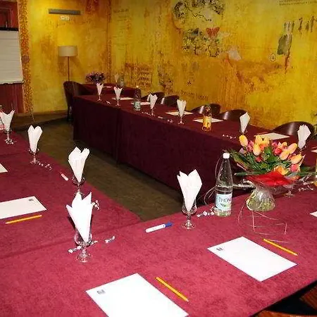 Otel Le Clocher De Rodez Centre Gare 3*